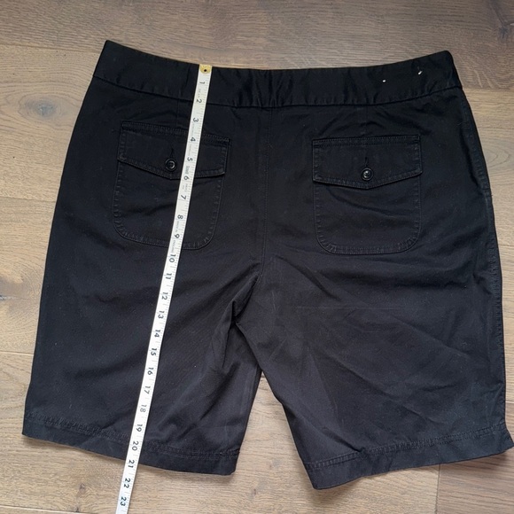 Eddie Bauer Women' Black Flat Front Bermuda Shorts - Picture 4 of 10